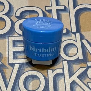 Bath & Body Works: Birthday Frosting Exfoliating Lip Scrub